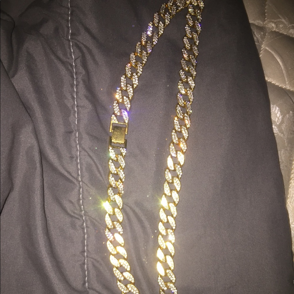 Half diamond gold chain, bit bigger than photo.